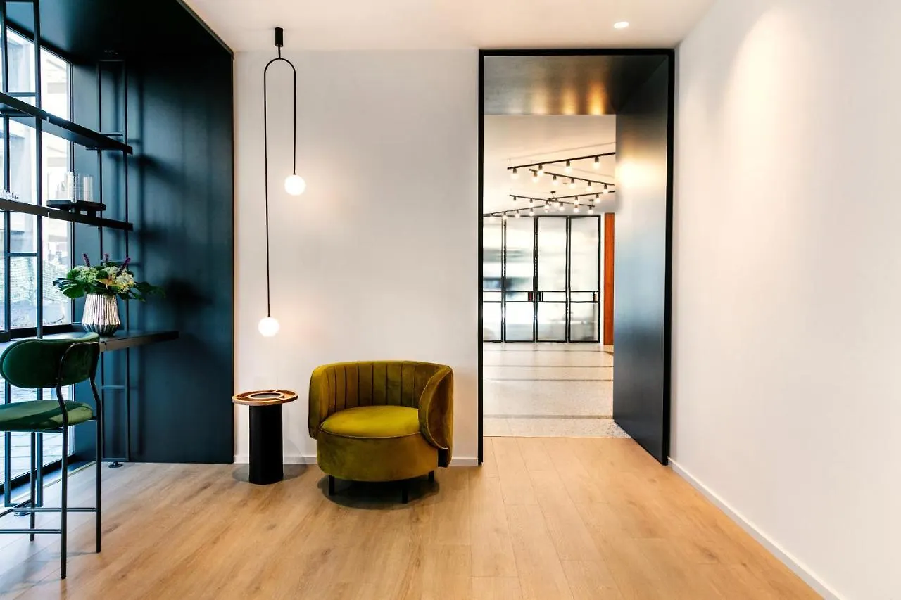Noa Hotel Thessaloniki 4*,