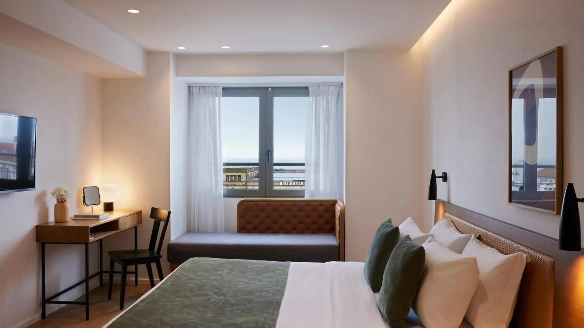 Noa Hotel Thessaloniki 4*,